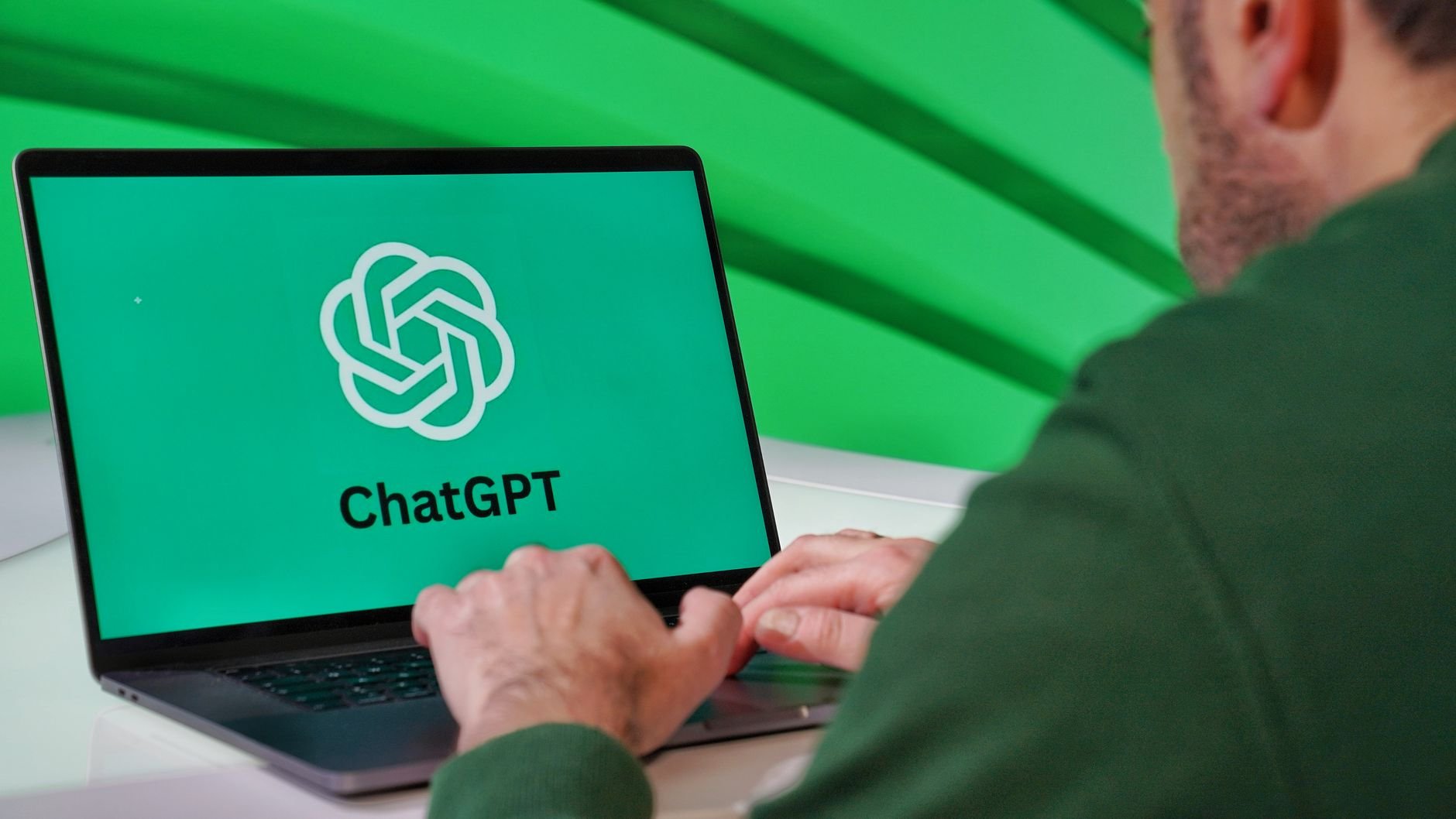 ChatGPT market share slips below 50% analytics